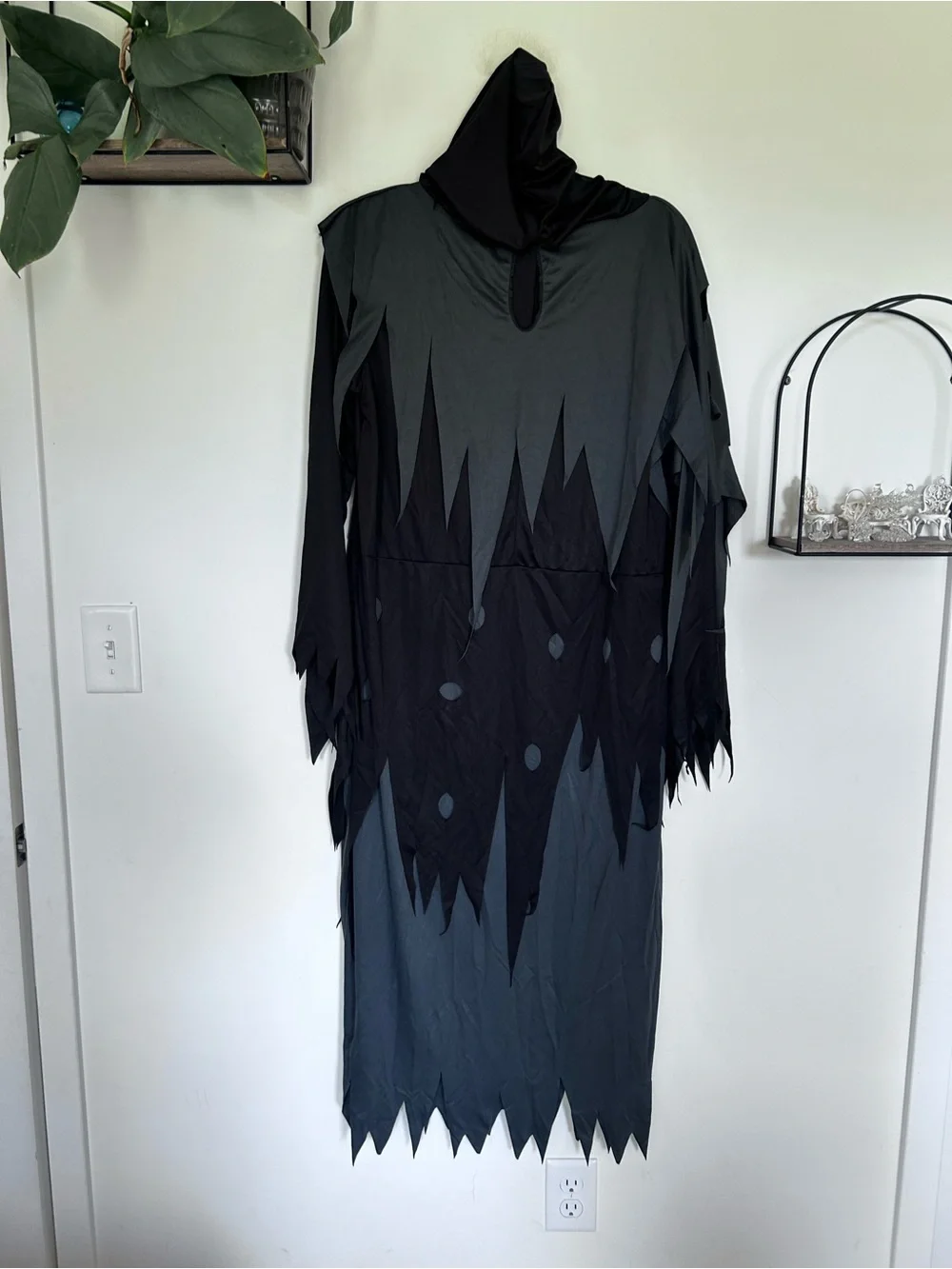 Grim Reaper Halloween Costume w/ Accessories